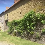 La Petellerie, Avec Piscine Pour Un Sejour Detente Moyon