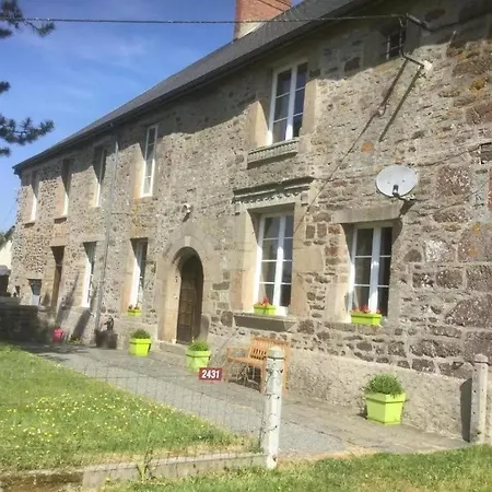 La Petellerie, Avec Piscine Pour Un Sejour Detente * Moyon