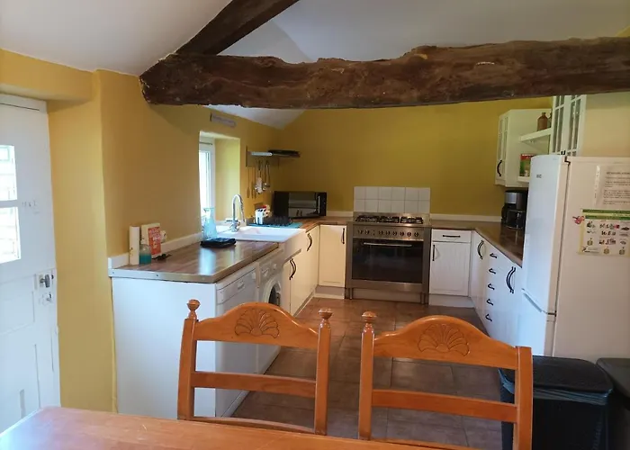 Dom wakacyjny La Petellerie, Avec Piscine Pour Un Sejour Detente Moyon