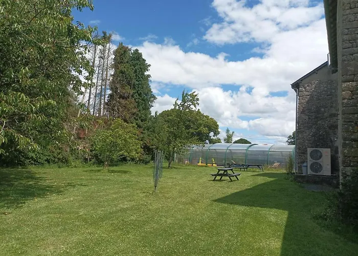Dom wakacyjny La Petellerie, Avec Piscine Pour Un Sejour Detente Moyon